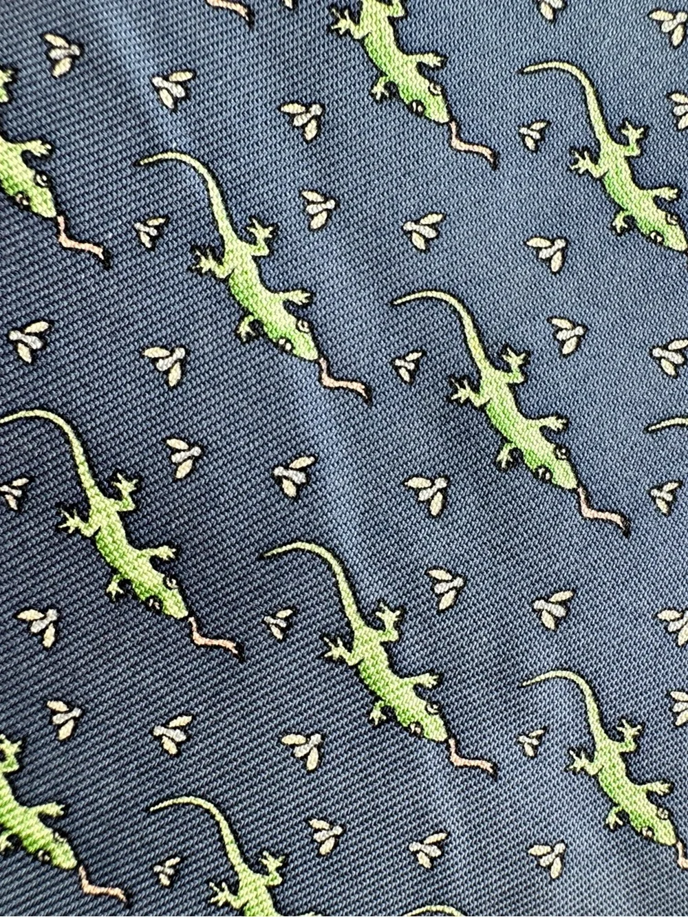 Vineyard Vines Blue Gecko Print Silk Tie Men's Novelty Necktie